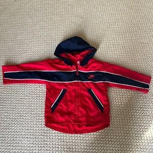 Nike brand 2T windbreaker with pockets